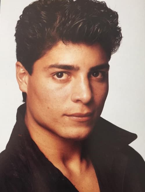 Con su producción 'Tiempo de Vals' da un giro a su caoncepto musical, se dirige a un público más adulto y comienza a definir una imagen más madura.