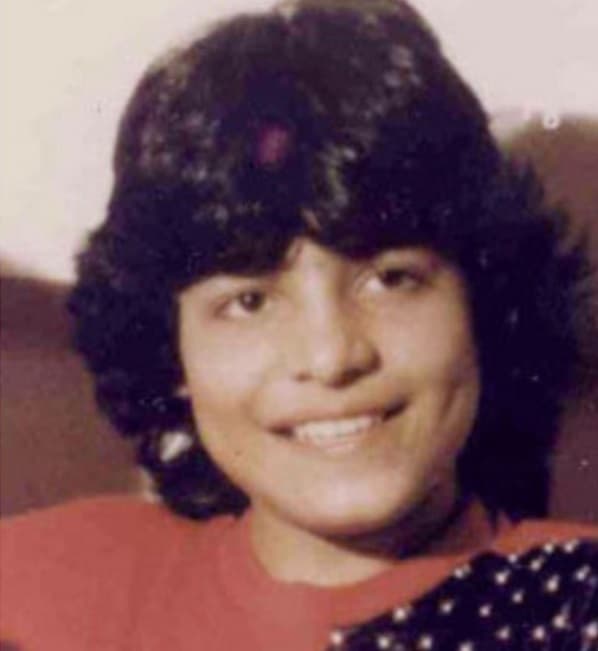 Platicó que, de adolescentes, 
<b><a href="https://www.univision.com/famosos/chayanne-esta-de-luto-pierde-a-uno-de-sus-companeros-del-grupo-juvenil-los-chicos">cuando Chayanne cantaba con ‘Los Chicos’</a></b>, eran sólo enamorados, pero a cierta edad, y a pesar de que ella era unos cinco años más grande que él, también le coqueteó.