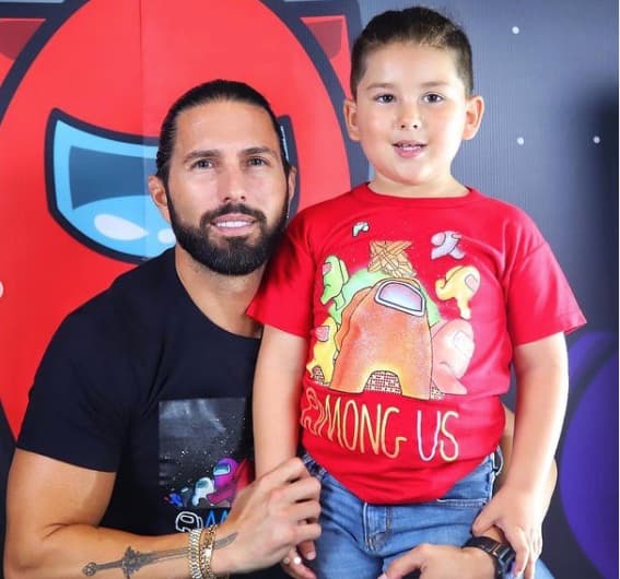 <b>Poncho De Nigris </b>festejó el quinto cumpleaños de ‘Ponchito’ con una fiesta temática del videojuego 'Among Us', en la que hubo invitados cercanos de su familia.