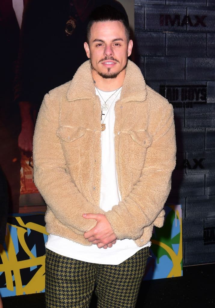 El ex de Jennifer López ha destacado en el espectáculo por sus grandes interpretaciones en películas y series, entre ellas 'Glee', en la que debutó como actor y participó durante dos temporadas (2009-2010).