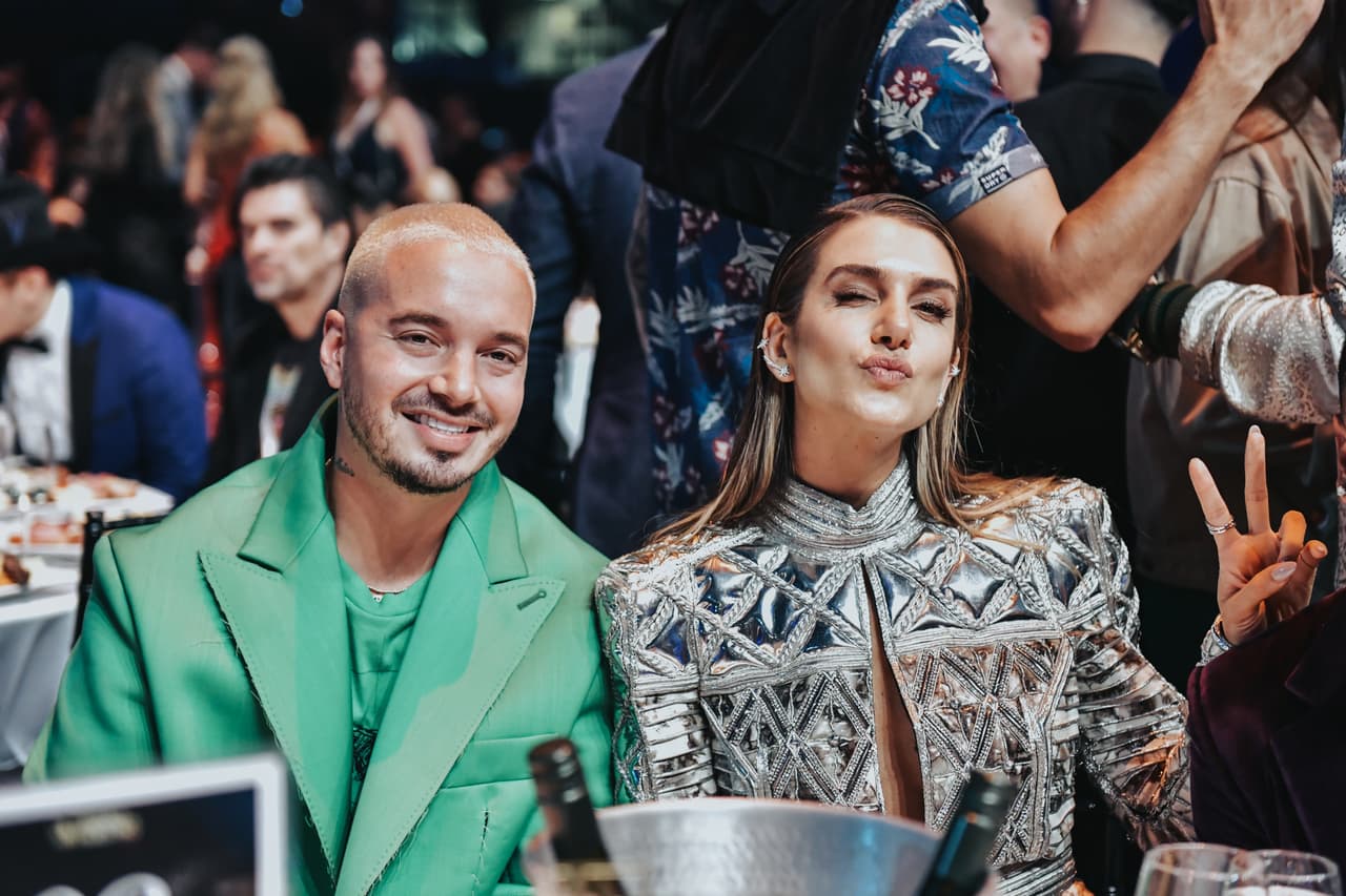 Desde mayo de 2018 se rumoraba que J Balvin y Valentina vivían un romance y esta sonrisa confirmaría lo bien que se sienten juntos.