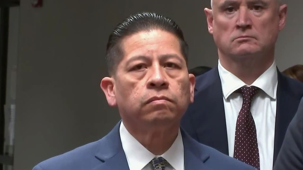 Caso tiroteo en escuela de Uvalde, Texas: expolicía Adrián Gonzales es hallado no culpable