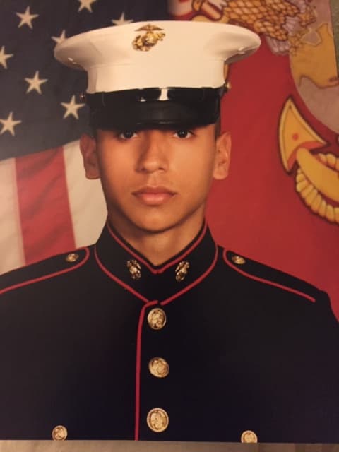 Cesar A. Villanueva, de 21 años, de Riverside, California.