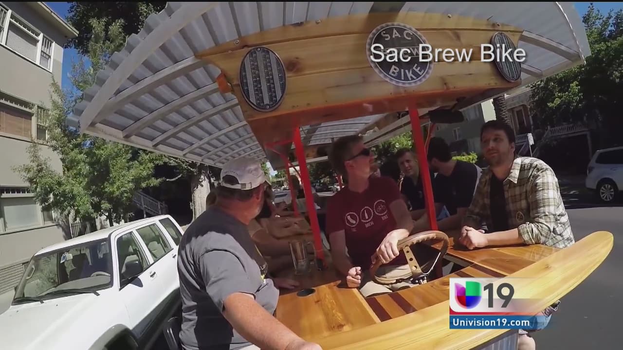 El gobernador Jerry Brown firma ley que permite los 'Brew Bikes' 
