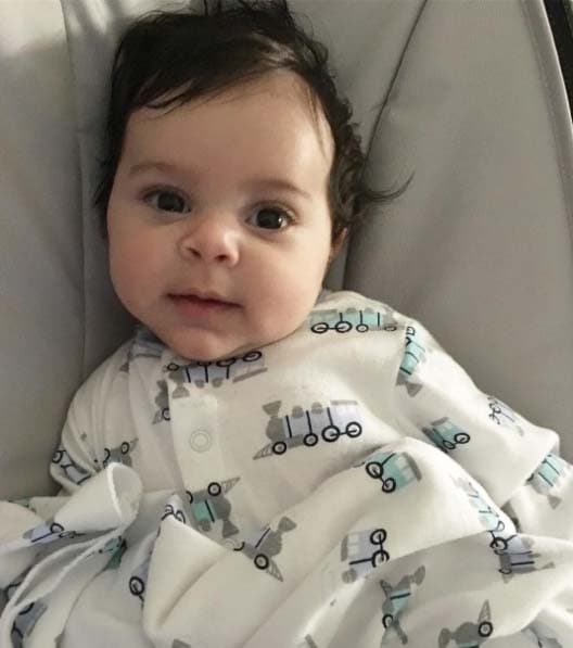 Con esa carita dan ganas de comerlo a besos.