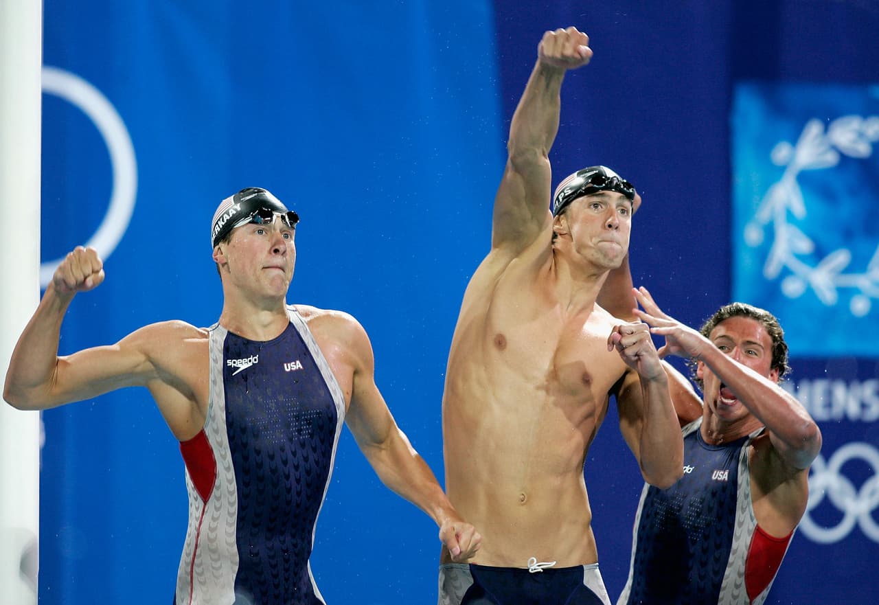 Esta celebración por la victoria del relevo libre 4 x 200 con su equipo estrella de EEUU, se repetiría en las tres olimpiadas siguientes.