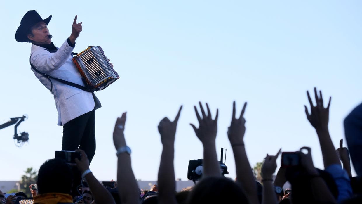 La lista no estaría completa si no mencionaramos al 'Tigre mayor', Jorge Hernández, quien con su voz y su acordeón han creado incontables éxitos en la historia de 'Los Tigres del Norte'.