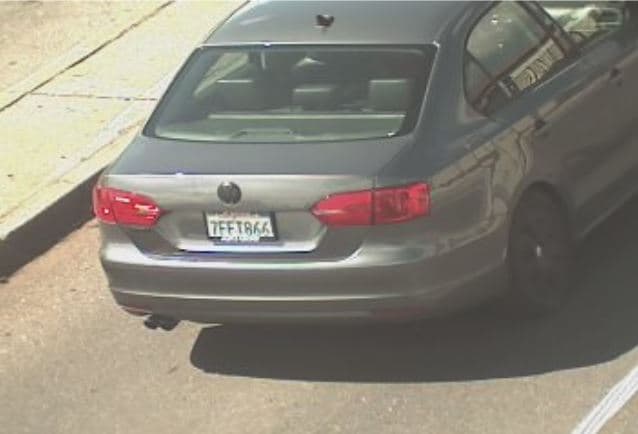 Y fue visto por última vez con su hija de 8 meses, alrededor de las 10:30 p.m. del domingo 26 de mayo, conduciendo en Bellflower en un VW Jetta gris 2014, con número de licencia de California 7FFT866.