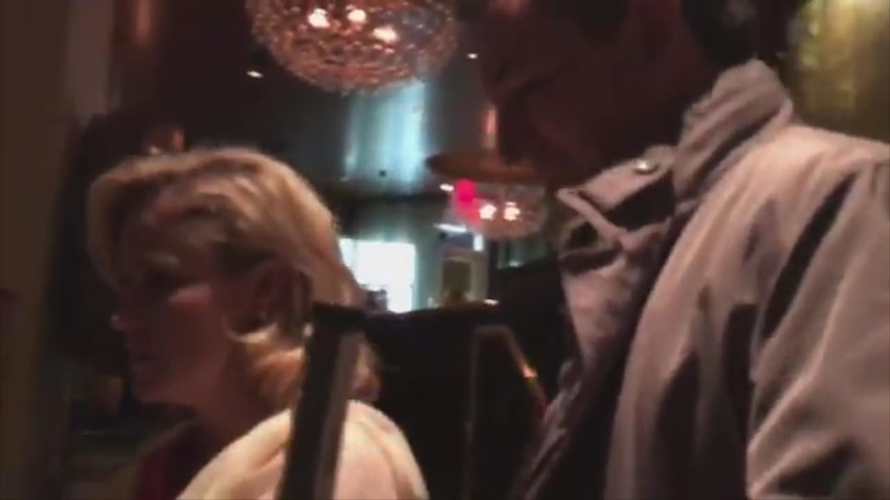 Abuchean en un restaurante a Ted Cruz y acaba yéndose