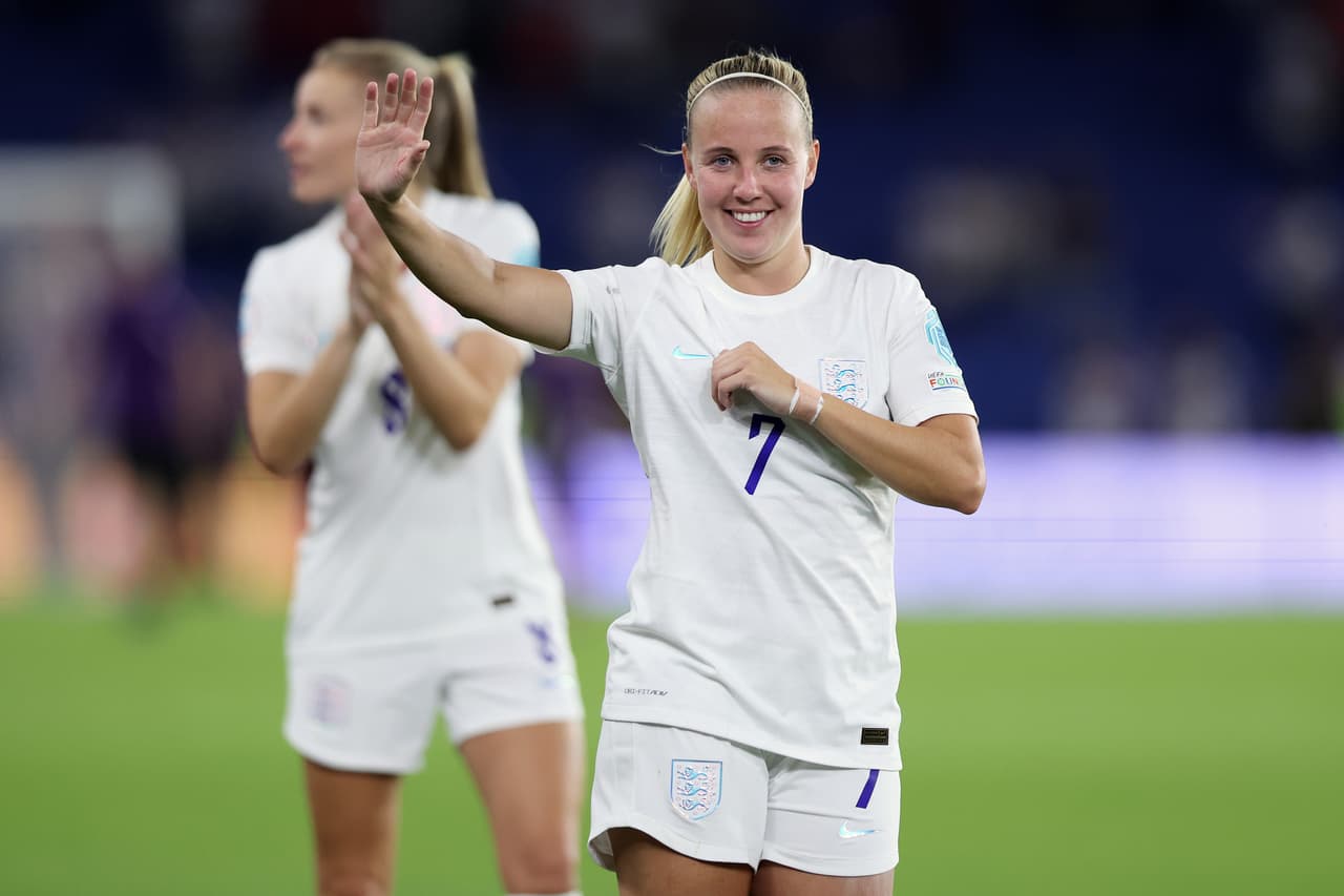 Beth Mead, con un hat-trick, fue MVP del partido.