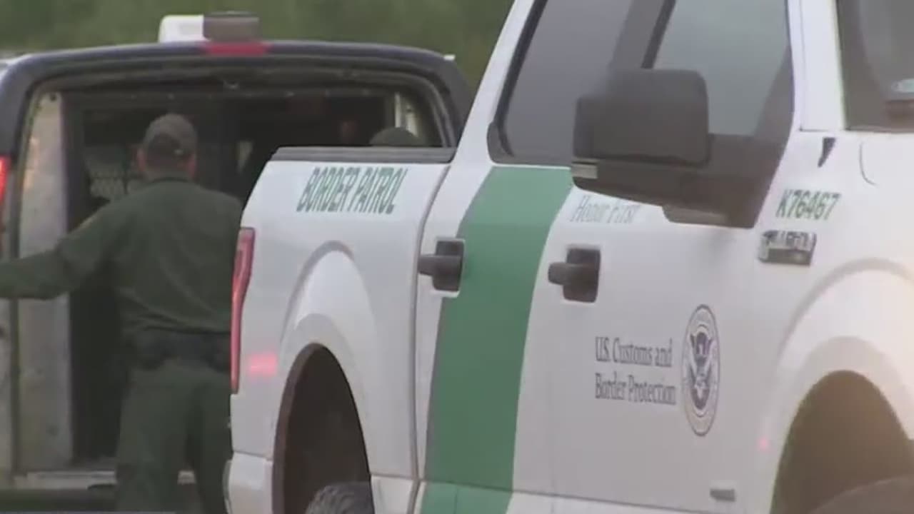 El gobernador afirma que se emplearán 25 millones de dólares para mantener la seguridad de Arizona. “La Guardia Nacional asistirá con atención medica en centros de detención, instalando y manteniendo cámaras en la frontera, monitoreando y colectando información de nuestras cámaras y analizando imágenes satelitales en lugares de trafico”, dijo Ducey.
<br>