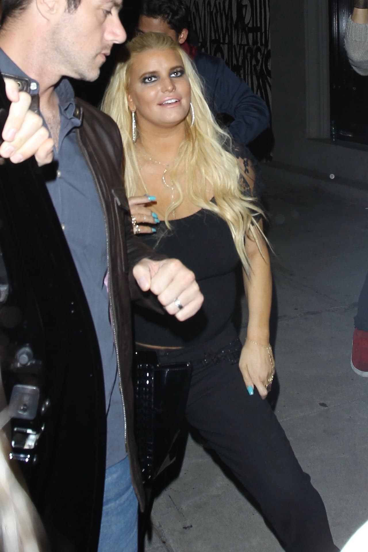 Y el camino al auto estuvo muy accidentado.