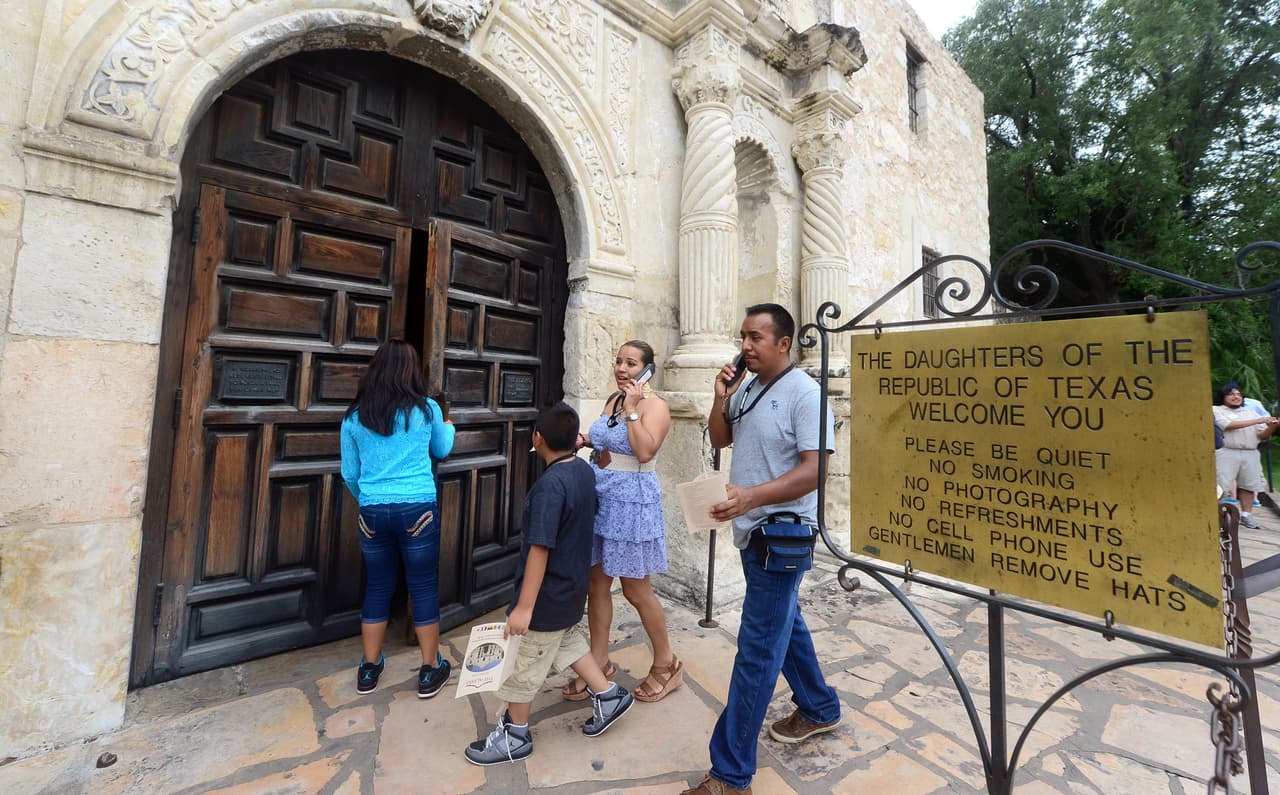 San Antonio, Texas, está en el octavo lugar. En la ciudad texana la cifra de población en o bajo la línea de la pobreza es de un 18.5%.