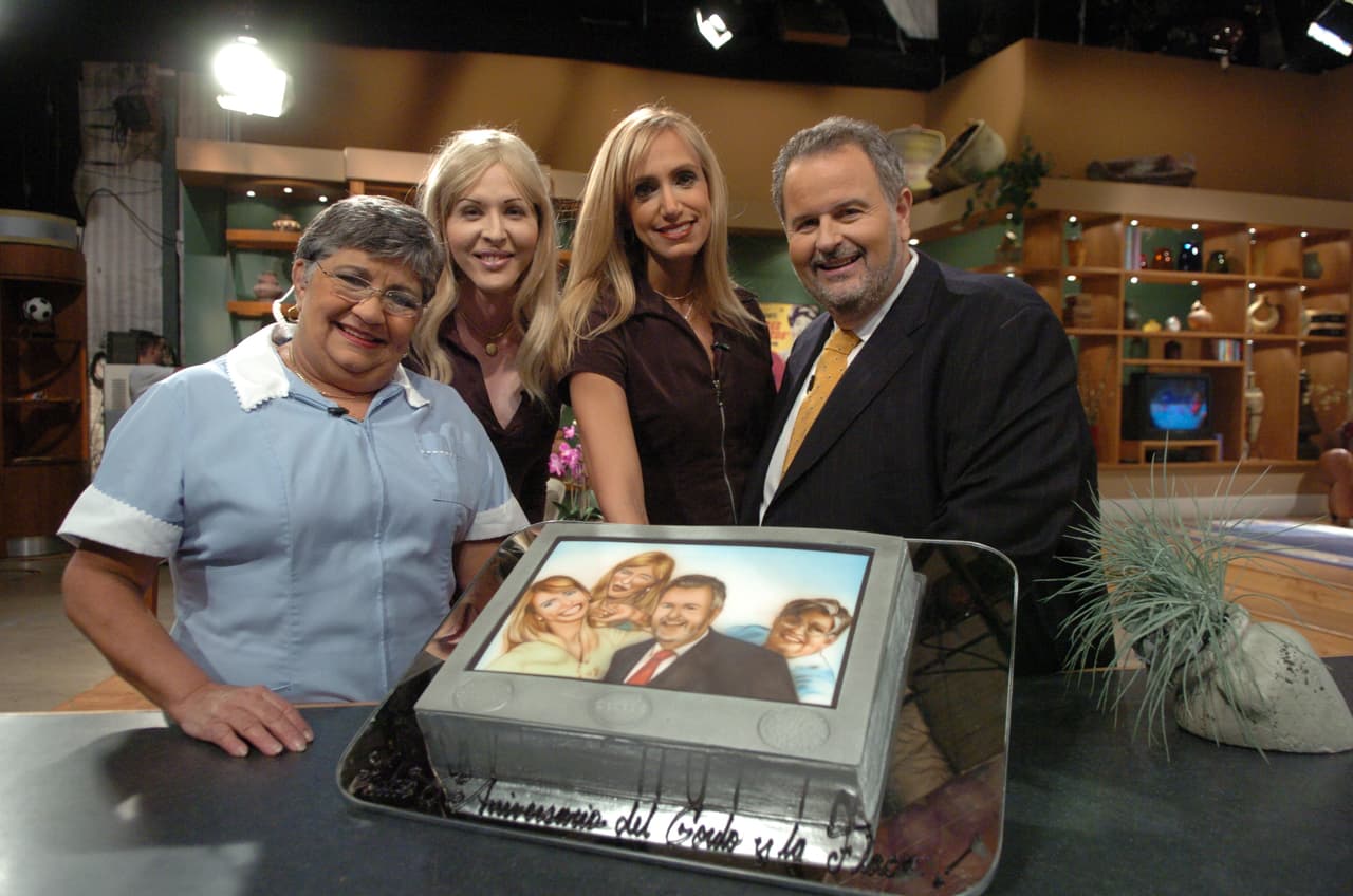 Aquí la vemos en el quinto aniversario del programa en 2003.