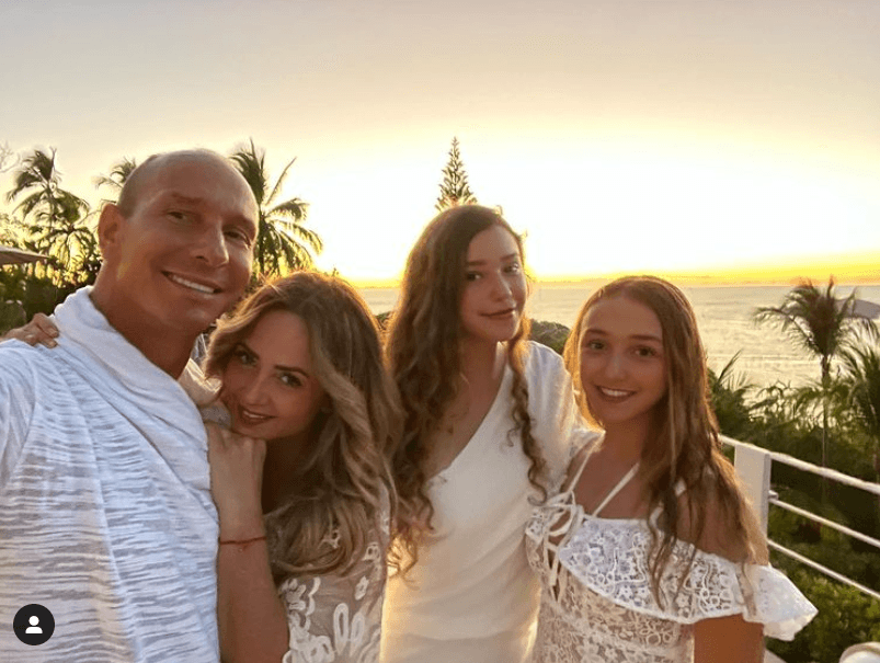 Nina Rubín supo que quería ser actriz después de haberse quedado como parte del elenco de la obra 'Anita La Huerfanita'. Su papá fue quien le contó que harían audiciones y le sugirió participar.