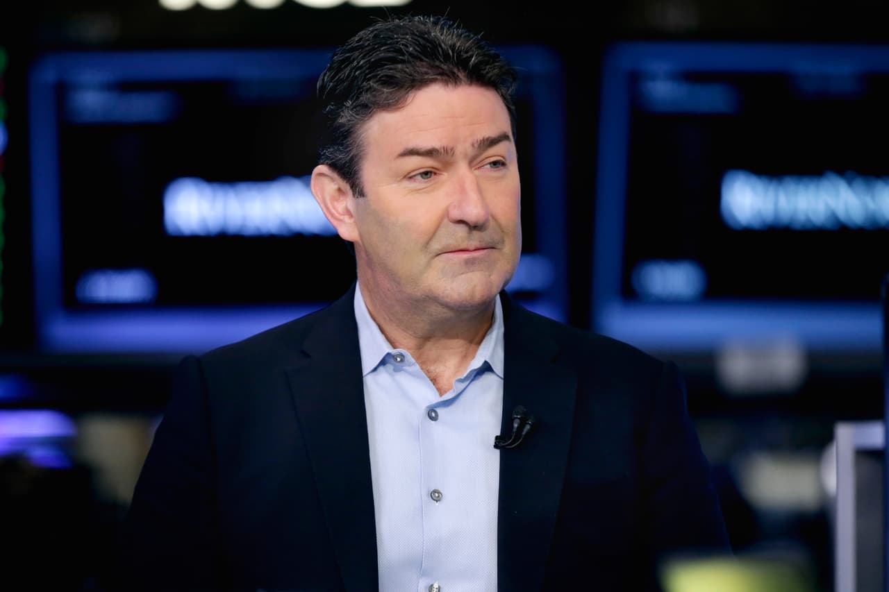 El presidente de McDonald’s renuncia a su cargo por romper regla que prohíbe tener relaciones amorosas con empleados