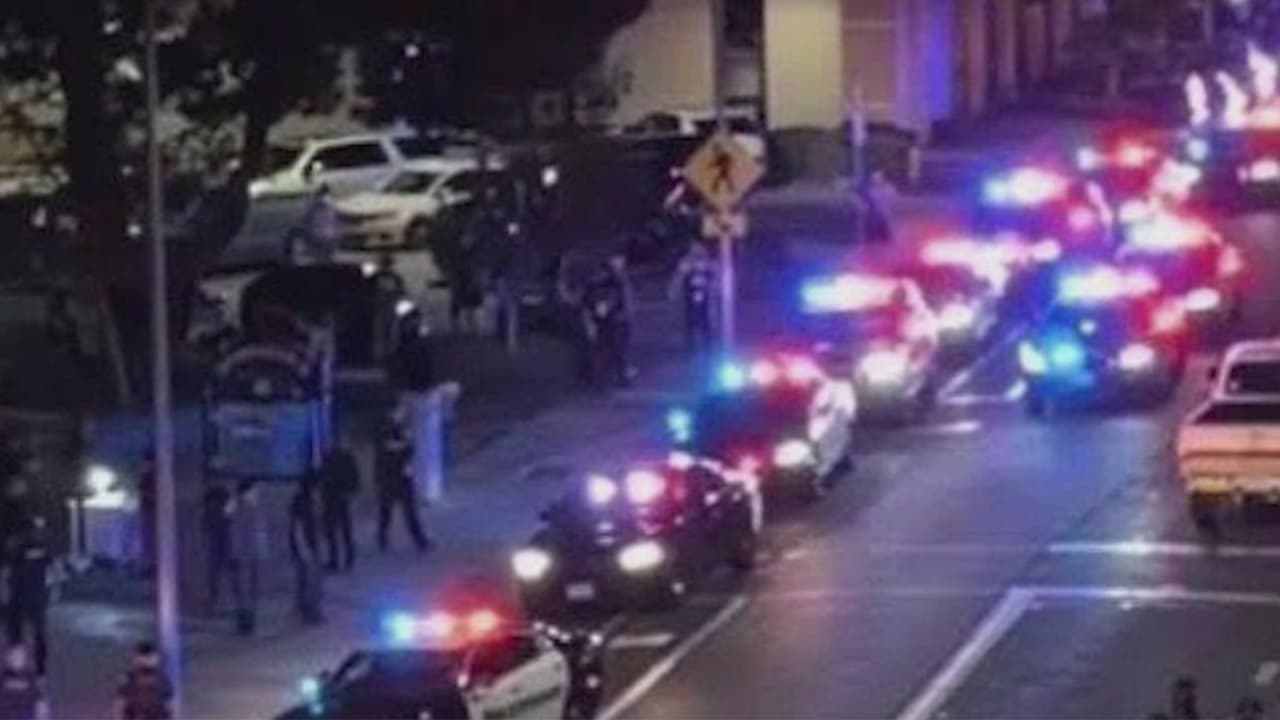 Múltiples peleas en evento deportivo dejan 15 arrestados y tres policiales heridos
