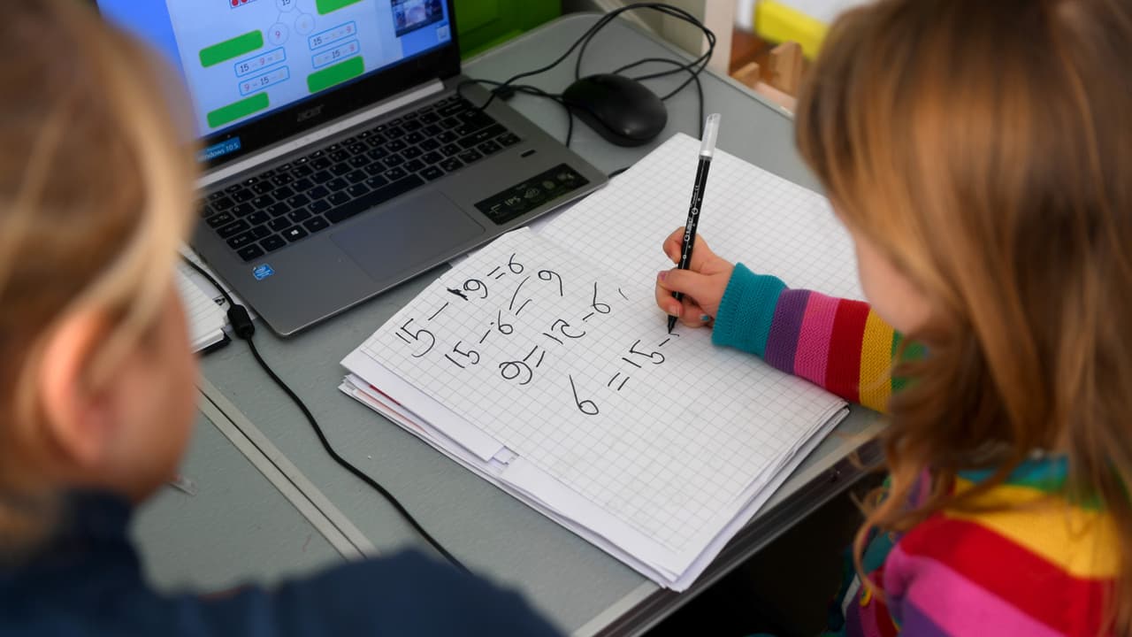 Resultados del examen STAAR revelan disminución en el desempeño académico de estudiantes en Texas