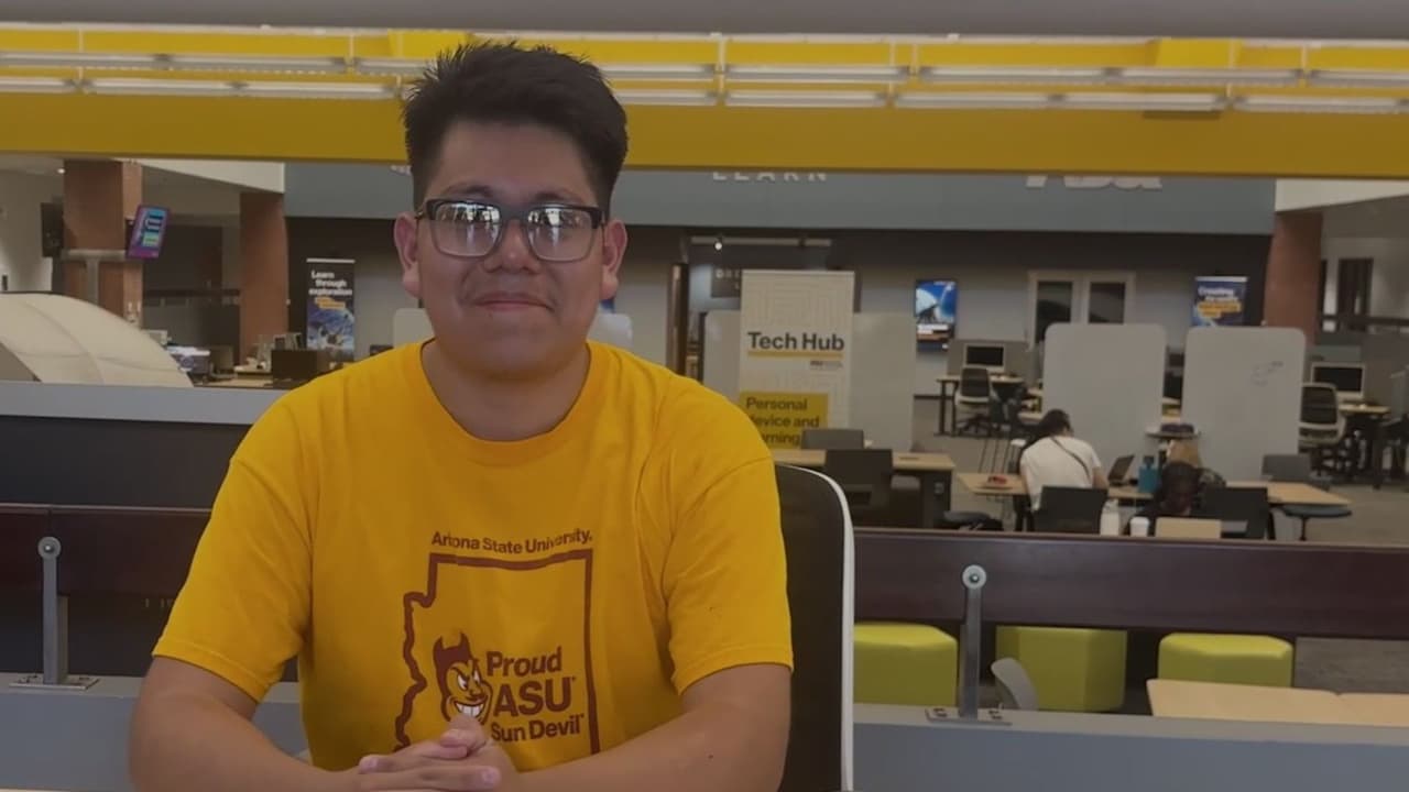 ASU inicia clases con récord de estudiantes y destaca historia de joven latino
