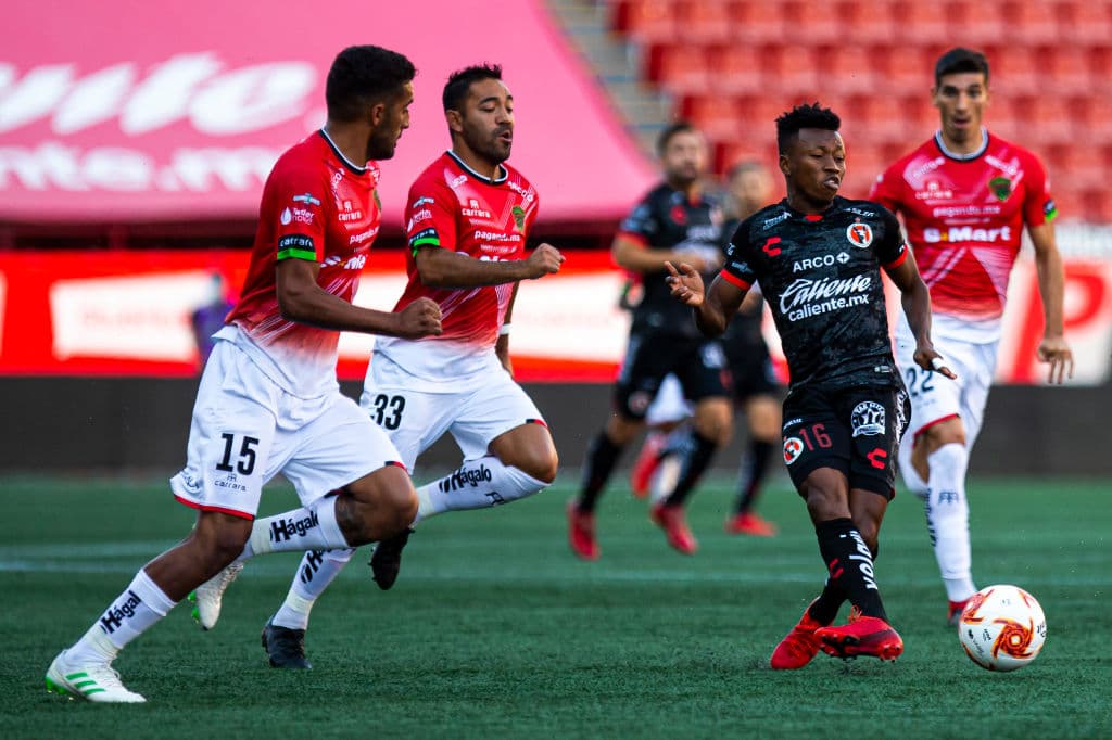 Brayan Angulo y Gerson Vázquez son los encargados de conseguir tres puntos más y vencen en casa 2-1 a los Bravos de Ciudad Juárez.