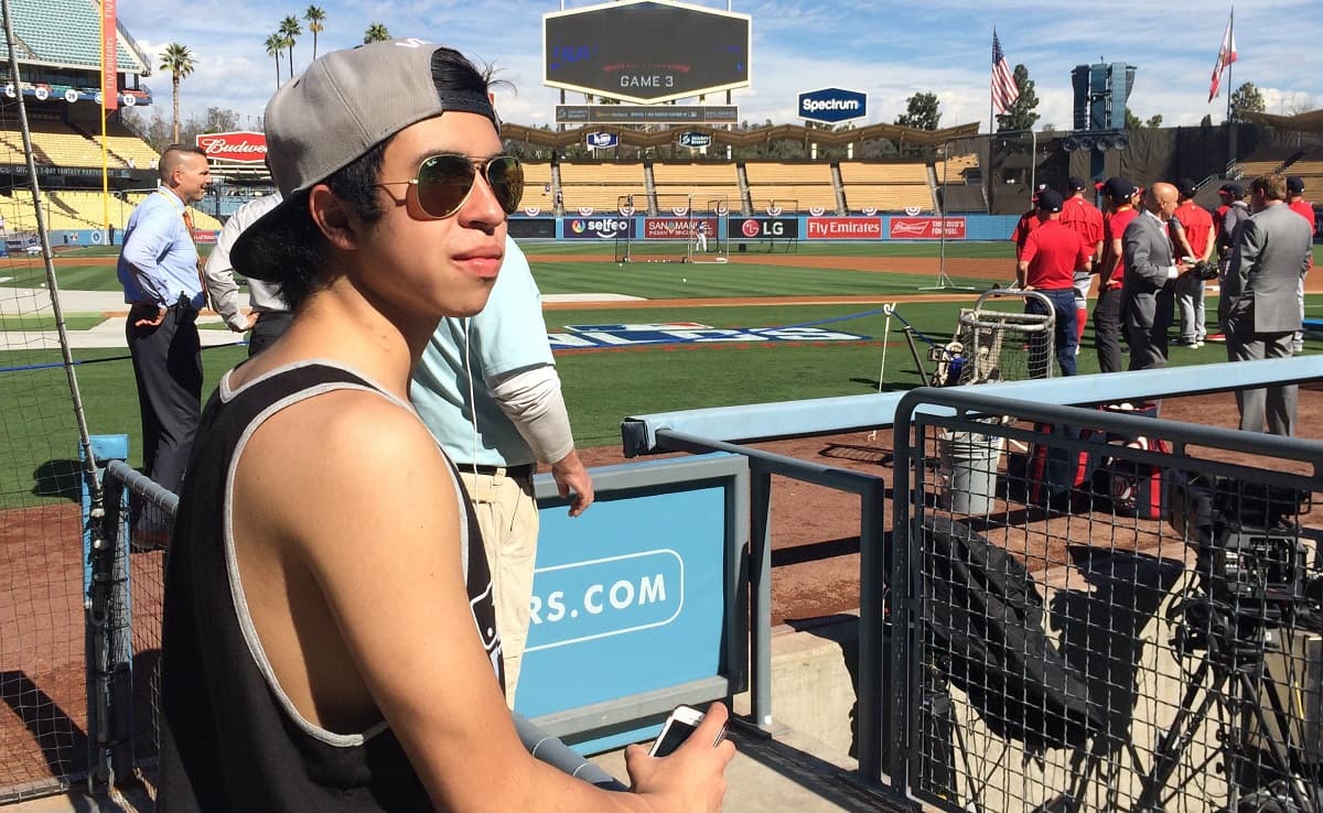 Un adolescente con un tumor maligno que enfrenta la adversidad "hasta el último out"