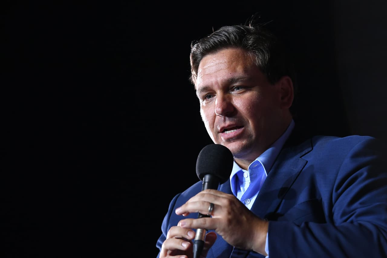 “Los votantes de Florida han hecho oír su voz, dando un gran victoria el presidente @realDonaldTrump", escribió en su Twittter el gobernador Ron DeSantis.