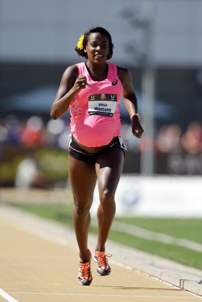 La pentacampeona estadounidense finalizó la carrera en 2 minutos con 32 segundos.