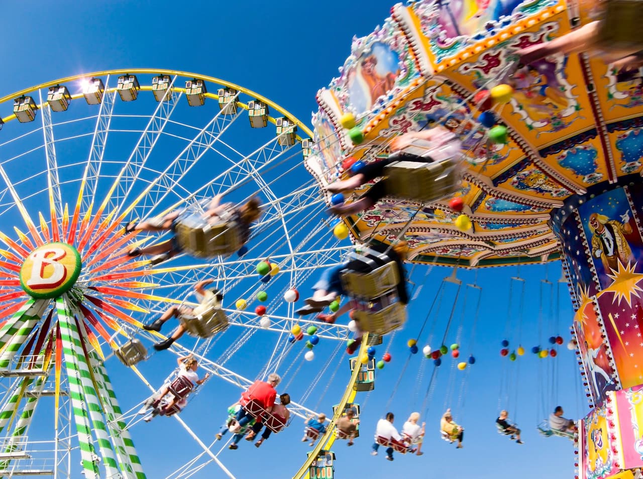 <b>Georgia State Fair</b>
<br>
<b>Fechas</b>: 28 de abril al 7 de mayo
<br>
<b>Sitio web</b>: 
<a href="https://www.georgiastatefair.com/">https://www.georgiastatefair.com/</a> 
<br>
<br>La Feria Estatal cuenta con emocionantes atracciones y espectáculos, música en vivo, comida, juegos mecánicos y juegos infantiles.