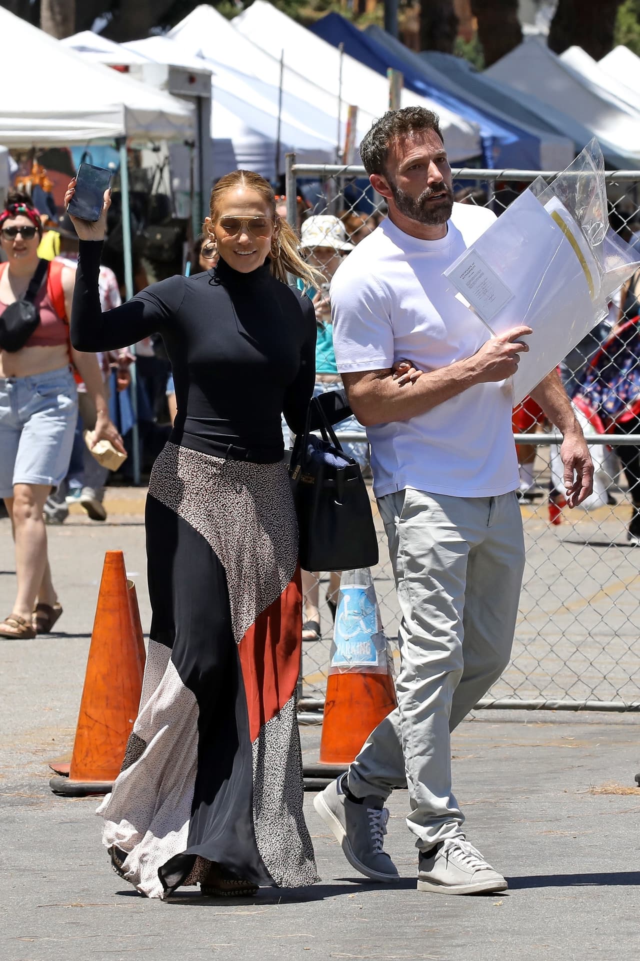 La salida al mercado de pulgas no fue la única para la pareja el pasado fin de semana. 
<br>