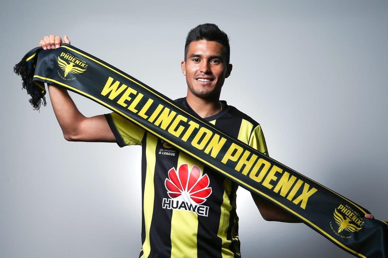 Después de no superar las pruebas en Chivas, Ulises Dávila volvió a emigrar y ahora jugará con el Wellington Phoneix de Nueva Zelanda, equipo que disputa la Primera División de Australia.