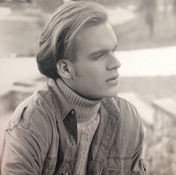 Nació un 11 de mayo en Colombia. A los 18 años se fue a estudiar a España.