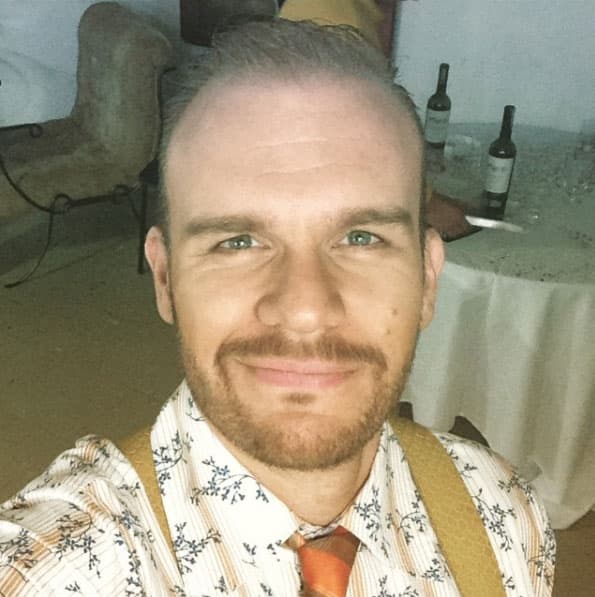 Actualmente está viviendo en México, donde graba la serie "Yago".