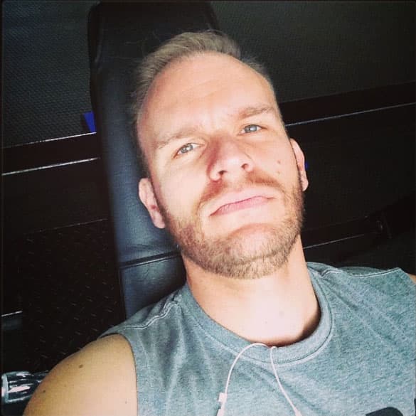 La serie "Criminal" fue su primer trabajo en su tierra natal, tuvo una participación especial de 7 capítulos.