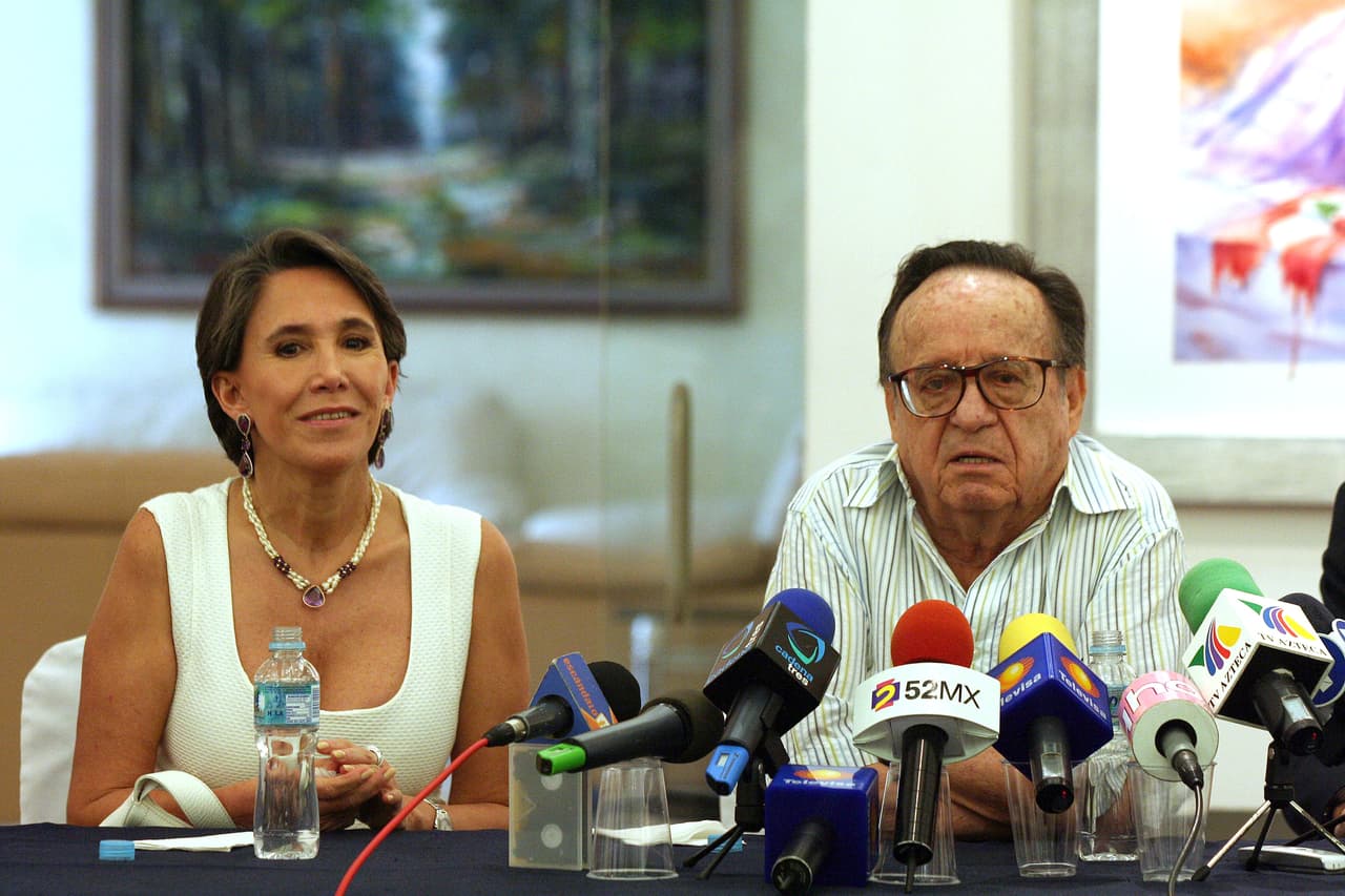 En 2007, la pareja anunció que la puesta en escena, producida por Chespirito, regresaba a los teatros. En esa ocasión, el rostro de la actriz ya lucía diferente y las cirugías eran evidentes.