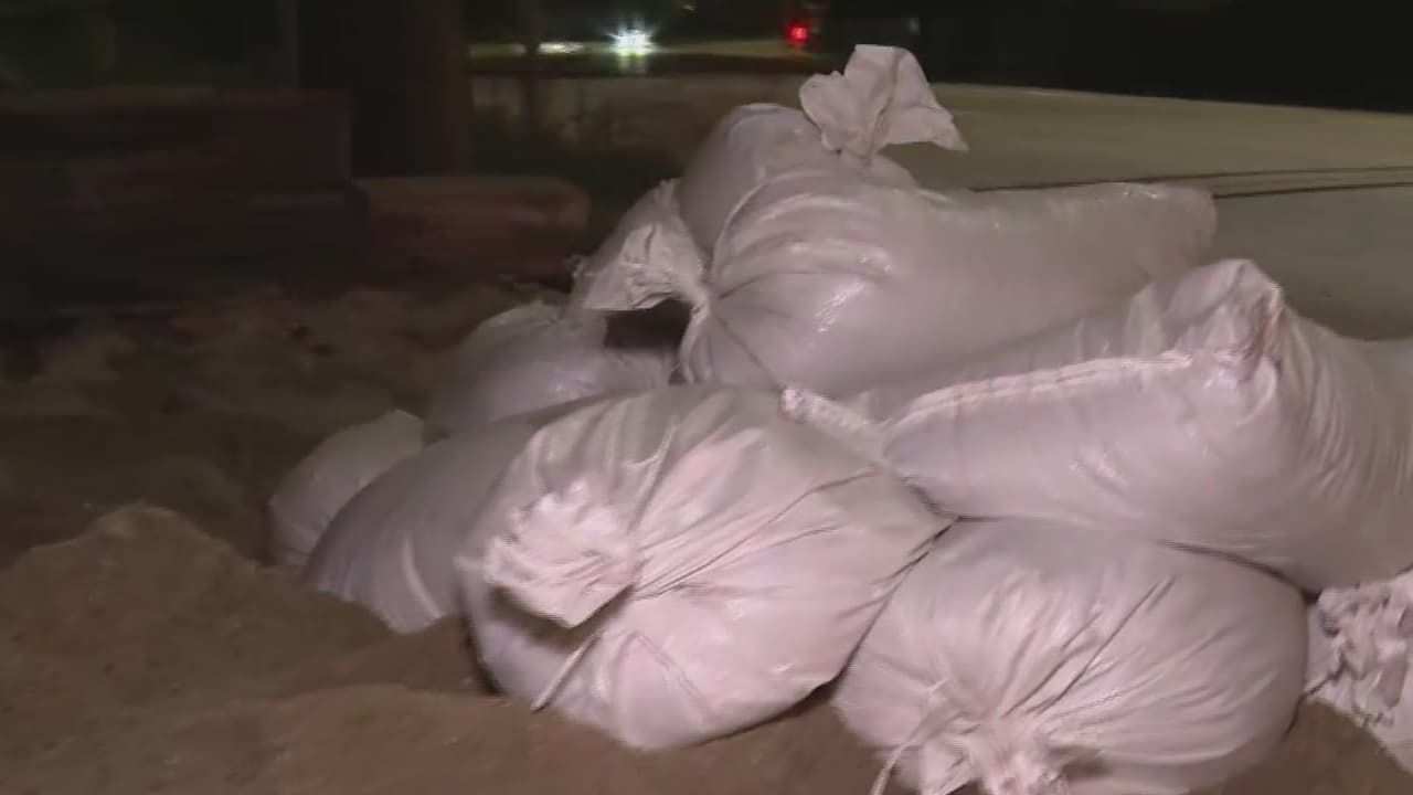 Advertencias de evacuación en el sur de California por lluvias que podrían causar deslaves