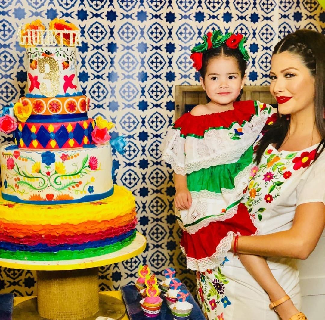 Giulietta le dio la bienvenida a sus tres años con una celebración donde sobresalían los colores verde, blanco y rojo, así como dulces y antojitos propios de sus raíces mexicanas.