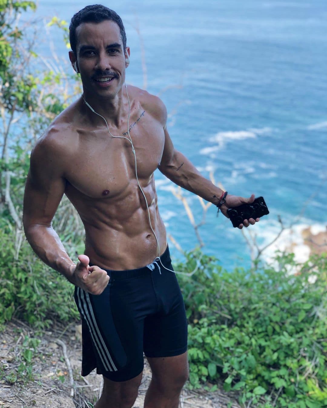 La hermana de Ana Bárbara dijo que pensó que Alejandro sería liberado metros más adelante, pues ella se imaginaba que los delincuentes solo querían sus pertenencias y la camioneta donde viajaban.