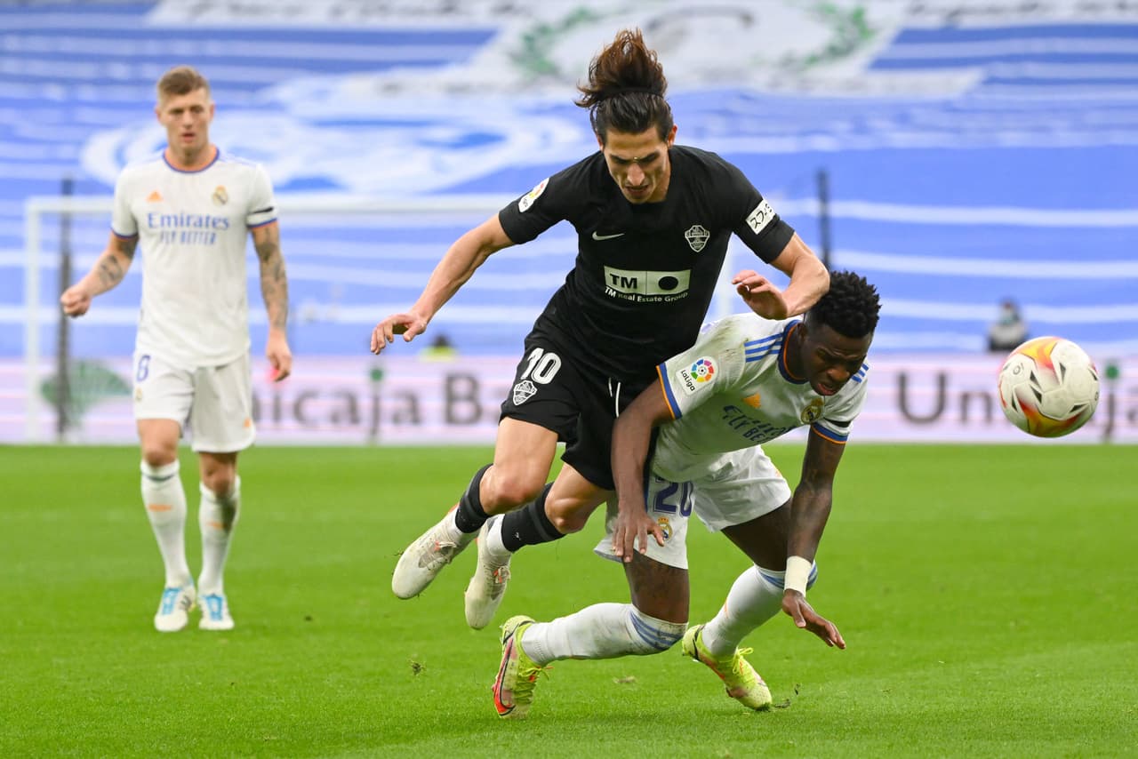 El Real Madrid consiguió un par de goles en la recta final, uno de Luka Modric por la vía del penalti al 82 y el otro en tiempo de reposición de Eder Militao, para empatar en casa ante Elche.