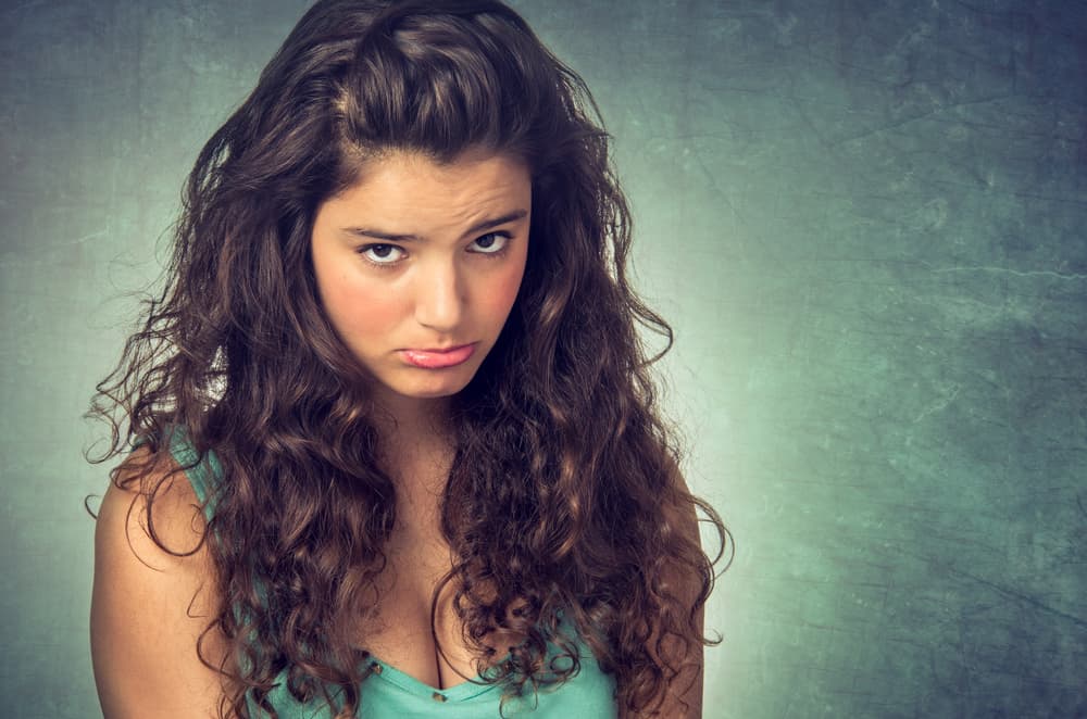 <b><u>Las tormentas solares y Piscis</u></b>
<br>Tu regente, Neptuno, sigue directo en tu signo y con la influencia cósmica que estás recibiendo procedente de Venus, Mercurio y Marte en el elemento fuego tu
<b>naturaleza bondadosa e intuitiva</b> está altamente receptiva. Sin embargo, no olvides que Júpiter está retrógrado y por tanto la combinación que se presenta puede causarte cierto estado de confusión. Lo más adecuado durante este tiempo tormentoso es mantener un
<b>tono discreto</b>, no exagerar en nada ni hacer alardes de lo que tienes, ya bien sea una relación o un bien material, además, eso no va contigo ni con la naturaleza de tu personalidad pisciana.