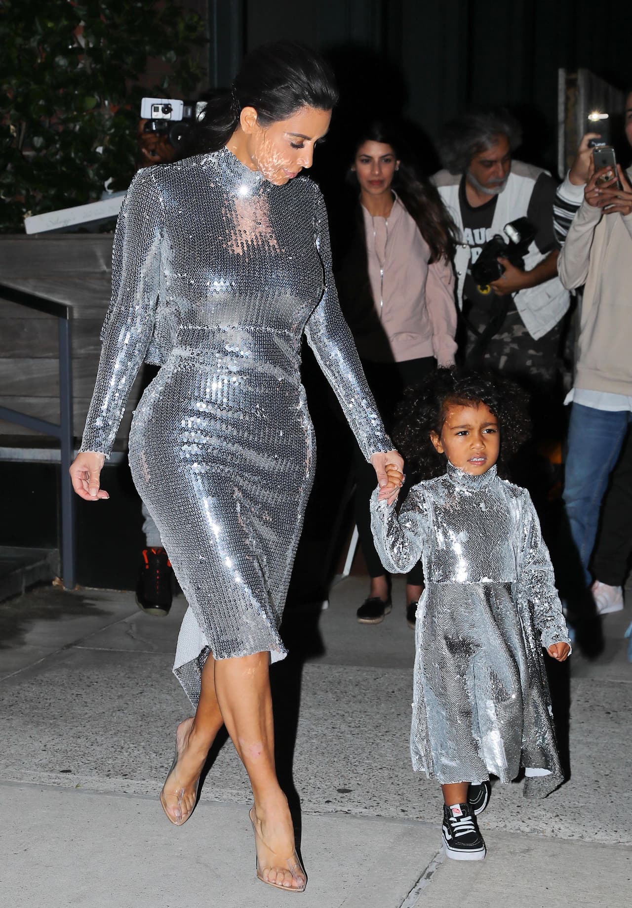 Estos hermosos diseños fueron confeccionados con mosaicos de cristales que simulan un espejo.