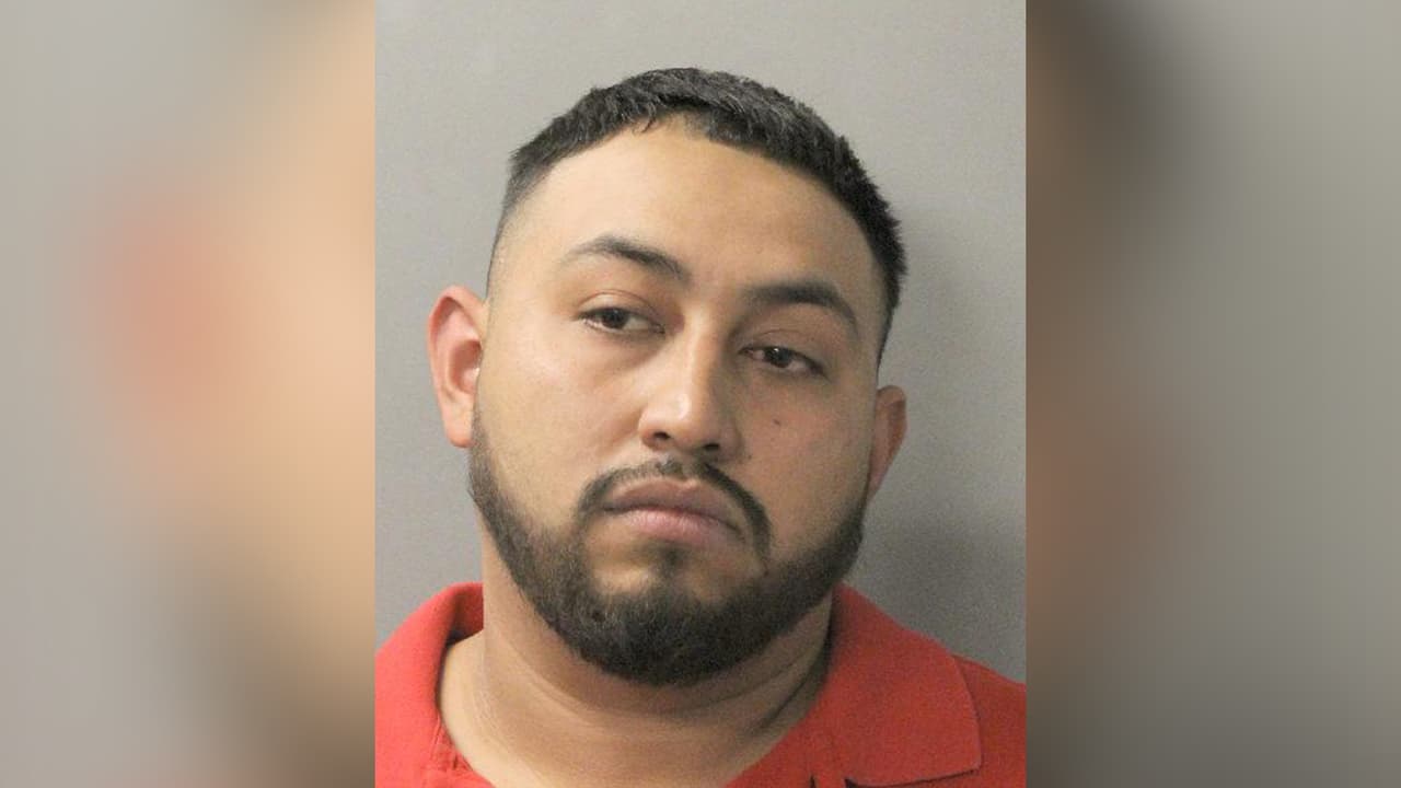 Morantes es 
<b><a href="https://www.univision.com/temas/fugitivos">fugitivo</a></b> de la justicia, autoridades de Houston ofrecen recompensa de hasta 5,000 dólares por información que lleve a dar con su paradero. El hombre enfrenta cargos de asalto agravado y violación a una orden de restricción familiar.