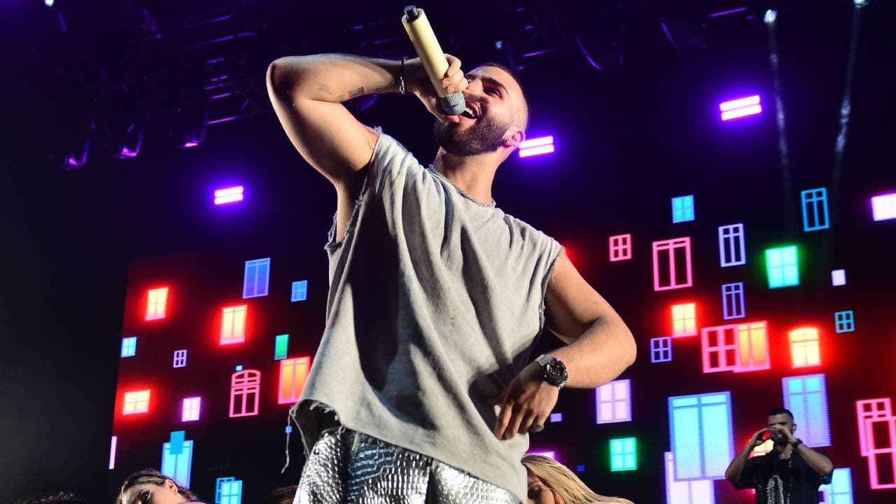 Manuel Turizo responde si realmente se molestó con sus fans por grabarlo