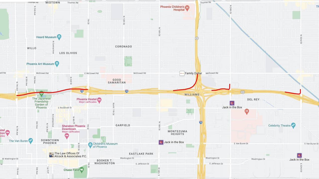 <b>I-10 oeste</b>
<br>La I-10 en dirección oeste cerrará entre Seventh Street y Seventh Avenue al norte del centro de Phoenix, desde las 10 p.m. del viernes, hasta las 10 a. m. del domingo.
<br>
<br>Las rampas de la SR 51 en dirección sur, y del Loop 202 en dirección oeste hacia la I-10 estarán cerradas, al igual que la rampa de entrada a la I-10 en dirección oeste.
<br>
<br>También las rampas de acceso al Loop 202 en dirección oeste en las calles 32 y 24 estarán cerradas.
<br>
<br>
<b>Rutas alternas</b>
<br>Considere utilizar la I-17 en dirección norte, comenzando en el intercambio “Split” cerca del aeropuerto Sky Harbor, para llegar a la I-10 más allá del cierre.
<br>
<br>Los conductores que salen de la I-10 en dirección oeste por Seventh Street pueden usar McDowell Road o Van Buren Street en dirección oeste hasta Seventh Avenue.