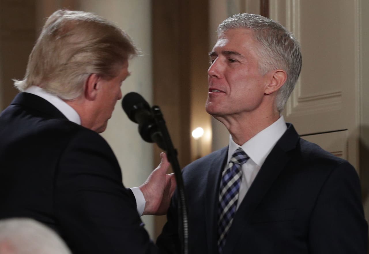 ¿Qué puede hacer en inmigración Neil Gorsuch, la opción de Trump para la Corte Suprema?