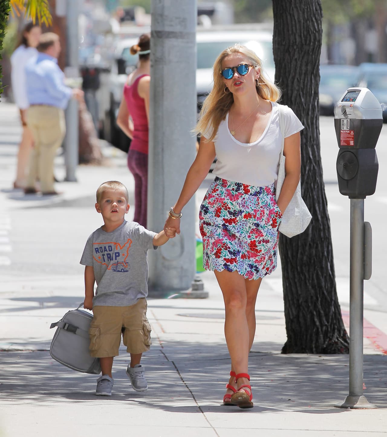 Ninguno de los dos se percataron de la presencia de los paparazzi.