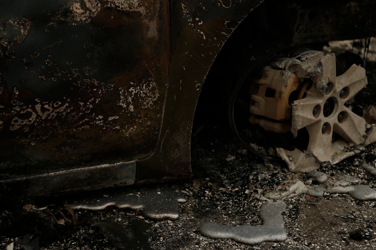 El incendio Valley ha provocado el desalojo de cientos y ha consumido 50,000 acres de terreno.