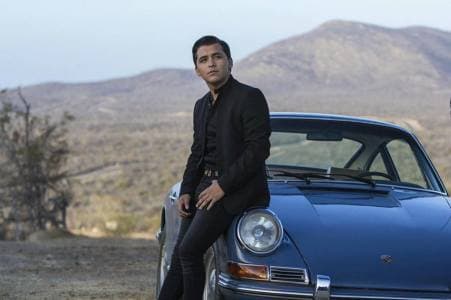 En 2017 grabó su primer tema: un cover del grupo Dareyes de la Sierra, titulado 'Adiós amor', sin imaginar que esta canción lo catapultaría a la cima del regional mexicano de una manera impresionante, tanto que artistas internacionales como David Bisbal lo buscaron para grabar a su lado.