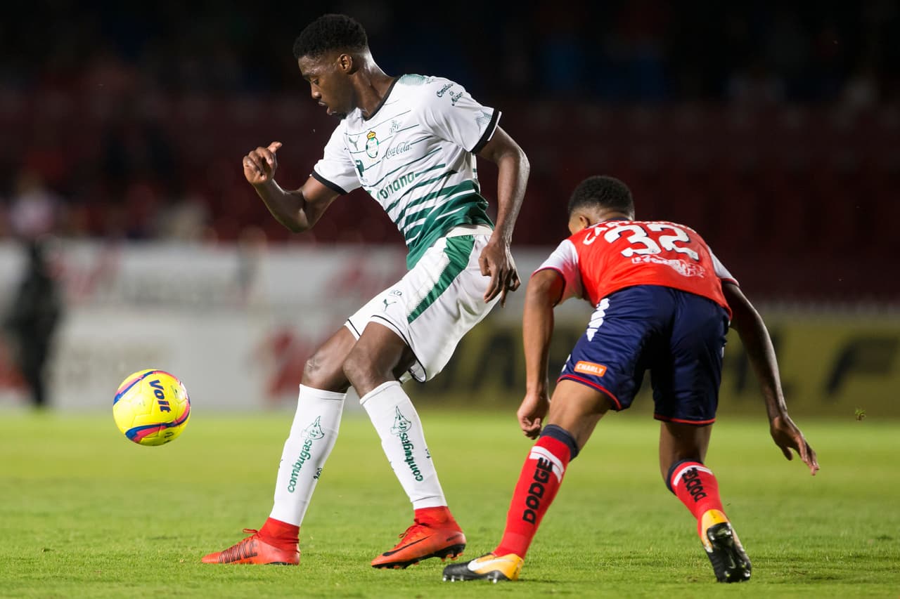 Una victoria le habría dado a Santos el liderato general en el torneo.