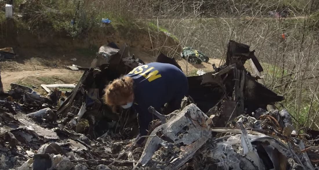 La Junta Nacional de Seguridad del Transporte (NTSB) reveló imágenes del lugar donde ocurrió el accidente del helicóptero en el cual viajaba 
<a href="https://www.univision.com/temas/kobe-bryant">Kobe Bryant</a>, su hija Gianna, y siete personas más.