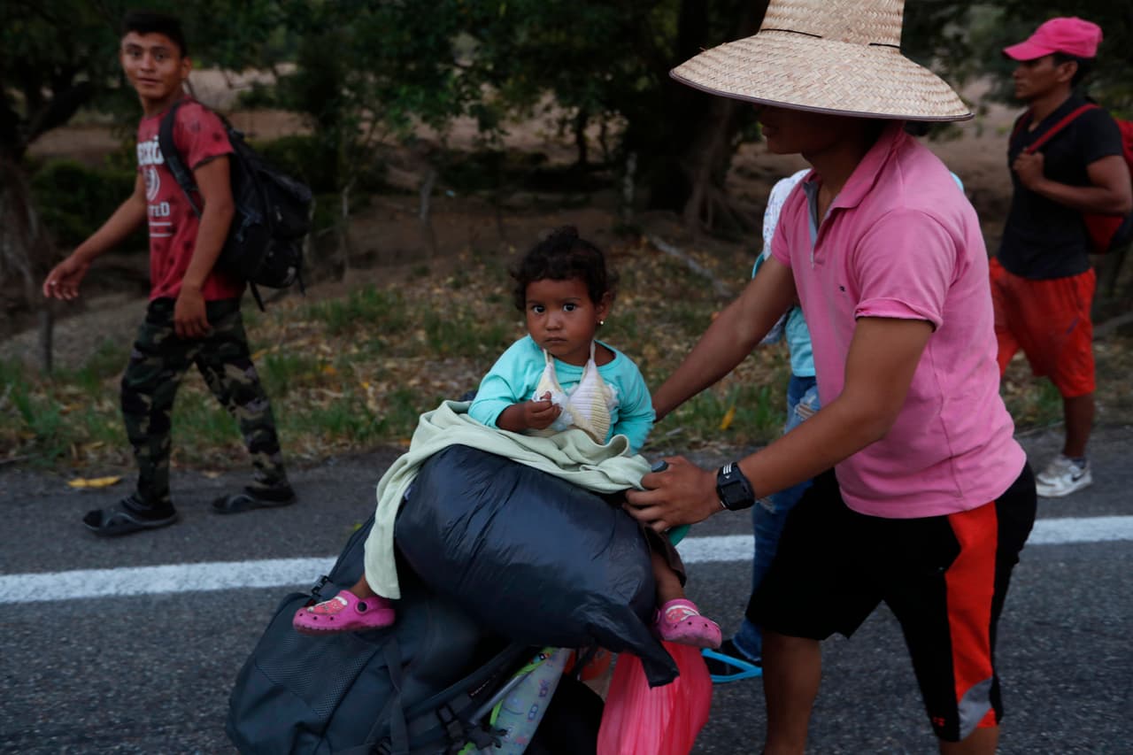 Según la agencia gubernamental de desarrollo social Coneval, Chiapas en 2015 tenía la tasa más alta de pobreza de las 32 regiones de México, con un 72.5%. Eso puede explicar también el recelo.